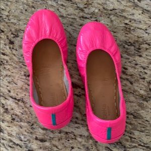 Tieks Size 7 Pop Pink with Box and Flower